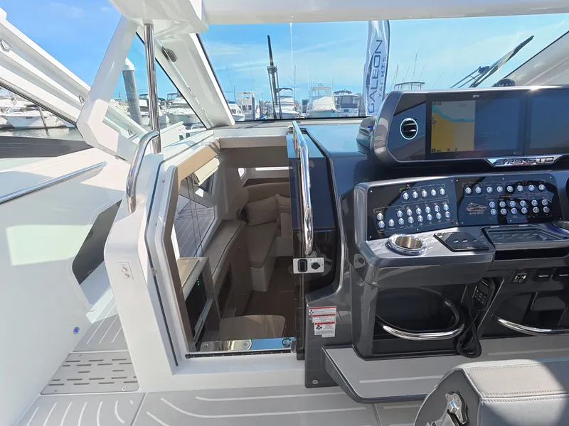 Slide: The Image of Galeon 375 GTO 2027 - 19