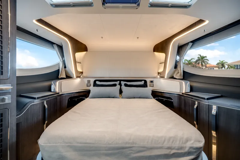 Slide: The Image of Galeon 570 SKY 2027 - 24