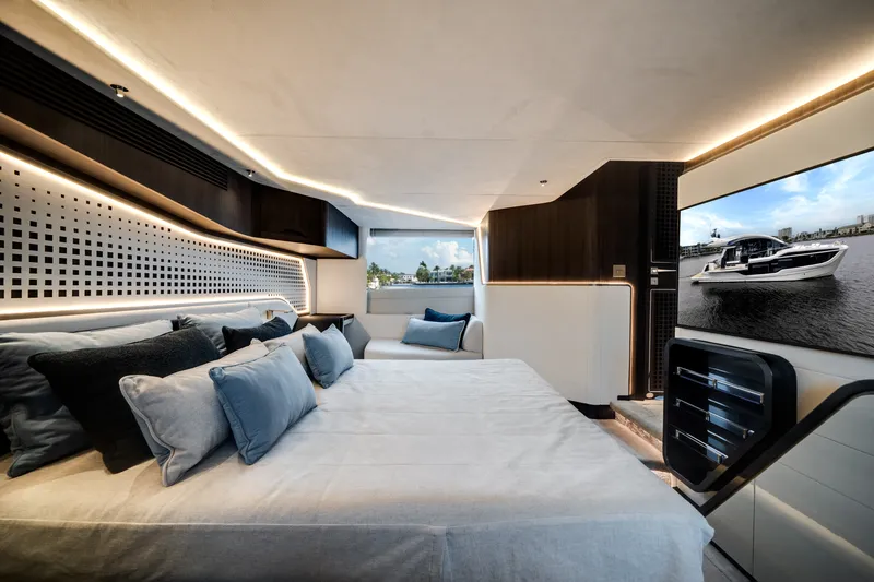 Slide: The Image of Galeon 570 SKY 2027 - 35