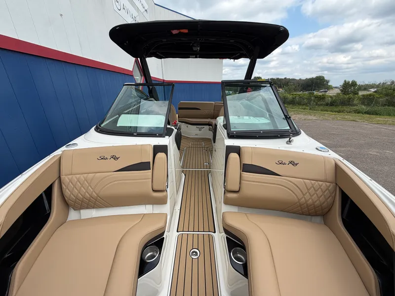 Slide: The Image of Sea Ray 260SLX 2027 - 47