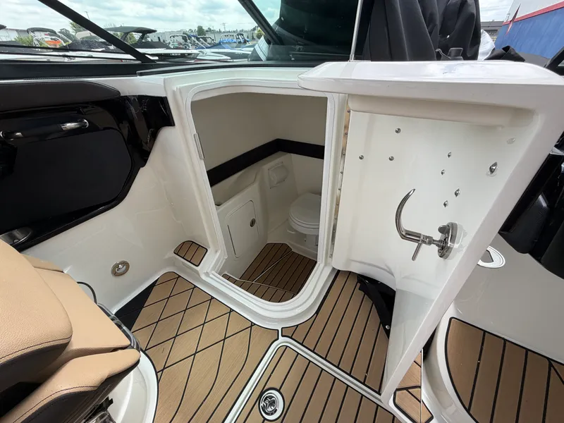 Slide: The Image of Sea Ray 260SLX 2027 - 27