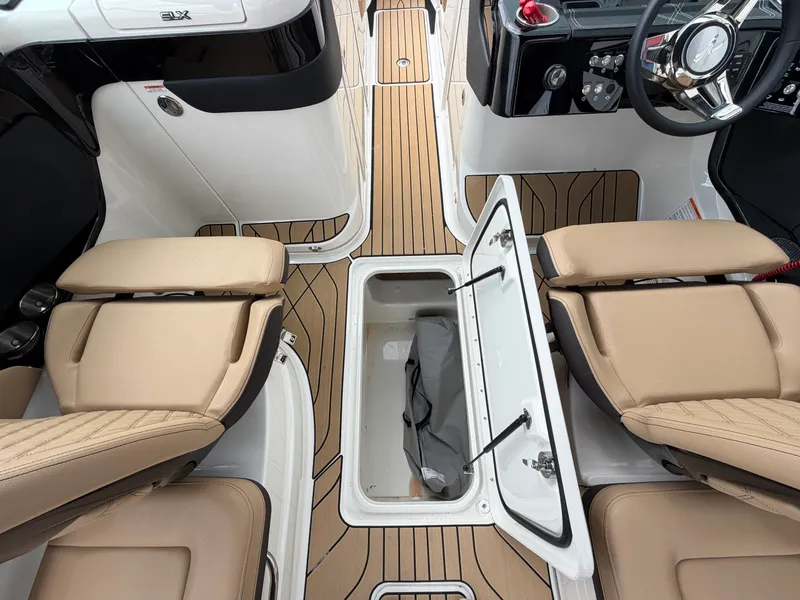 Slide: The Image of Sea Ray 260SLX 2027 - 23