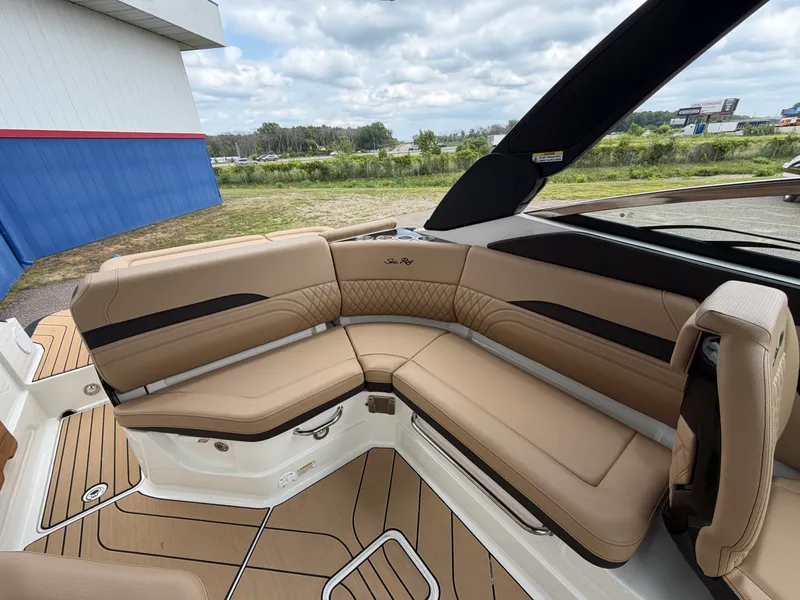 Slide: The Image of Sea Ray 260SLX 2027 - 18