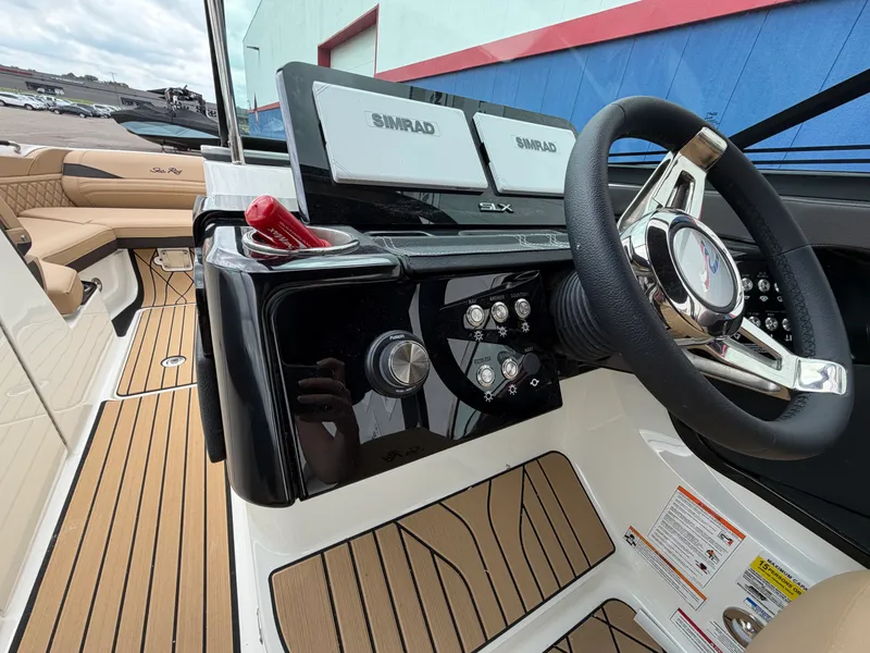 Slide: The Image of Sea Ray 260SLX 2027 - 32