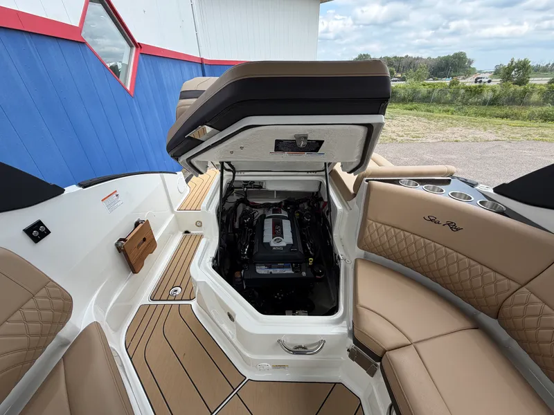 Slide: The Image of Sea Ray 260SLX 2027 - 16