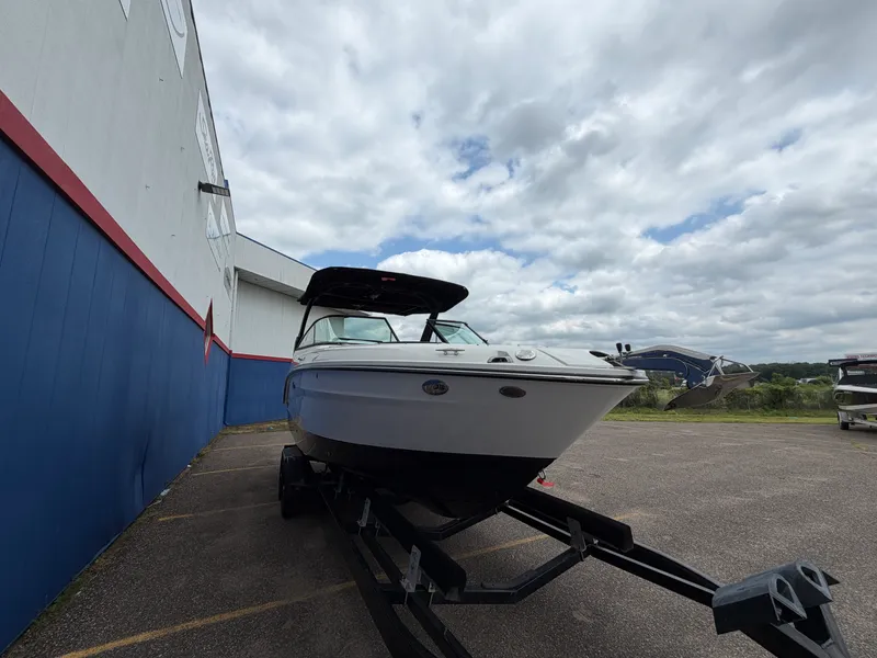 Slide: The Image of Sea Ray 260SLX 2027 - 1