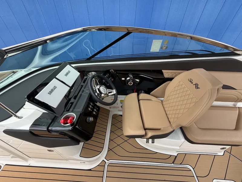 Slide: The Image of Sea Ray 260SLX 2027 - 30