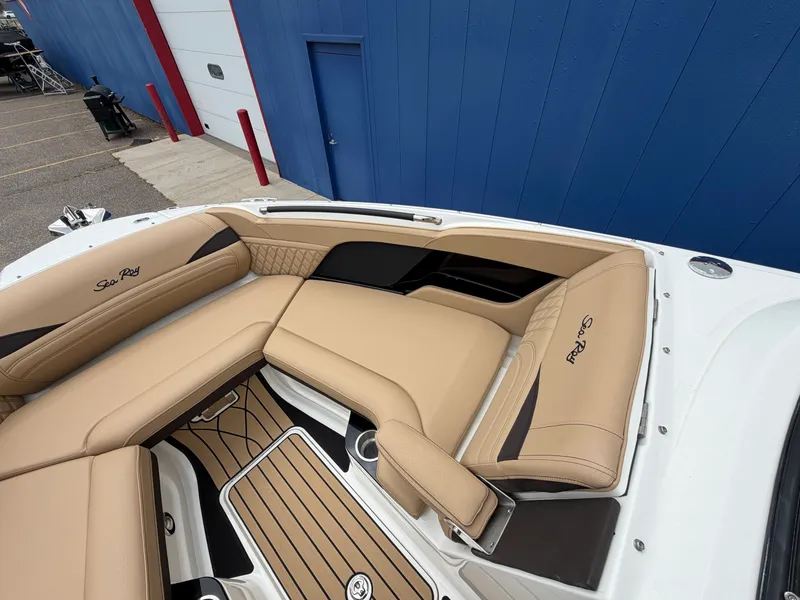 Slide: The Image of Sea Ray 260SLX 2027 - 43