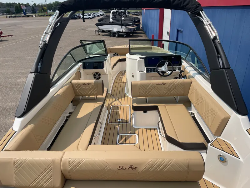 Slide: The Image of Sea Ray SDX 270 2026 - 5