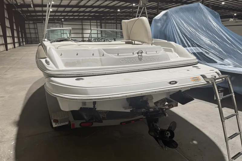 Slide: The Image of Crownline Boats 220 LS 2006 - 9