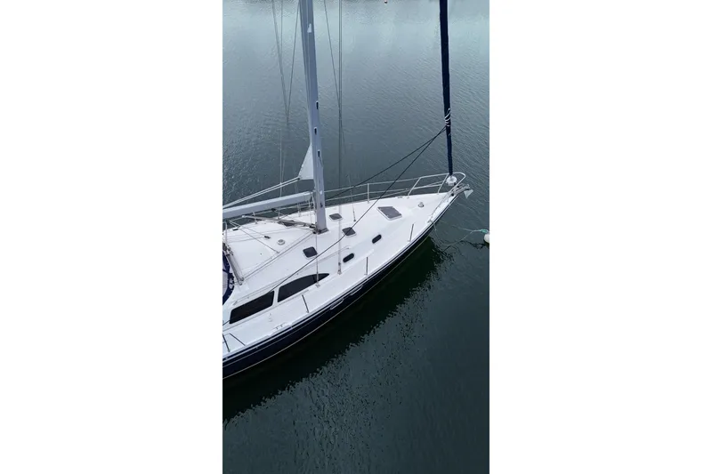 Slide: The Image of Catalina 387 2003 - 10