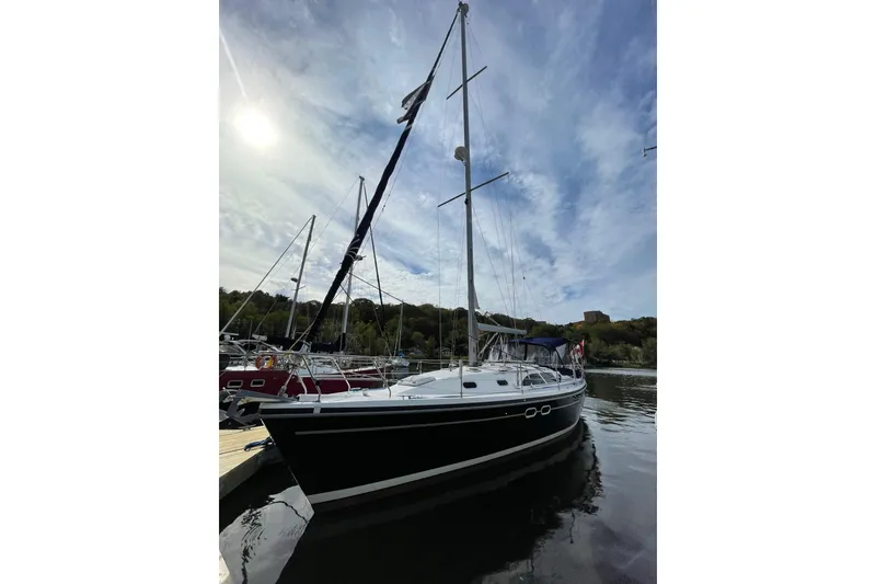Slide: The Image of Catalina 387 2003 - 15