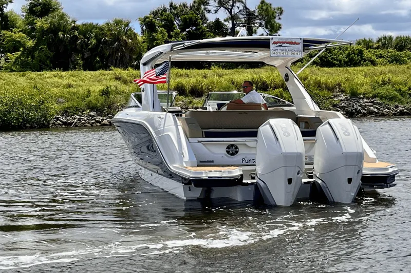 Slide: The Image of Sea Ray 310 SLX OB 2019 - 10