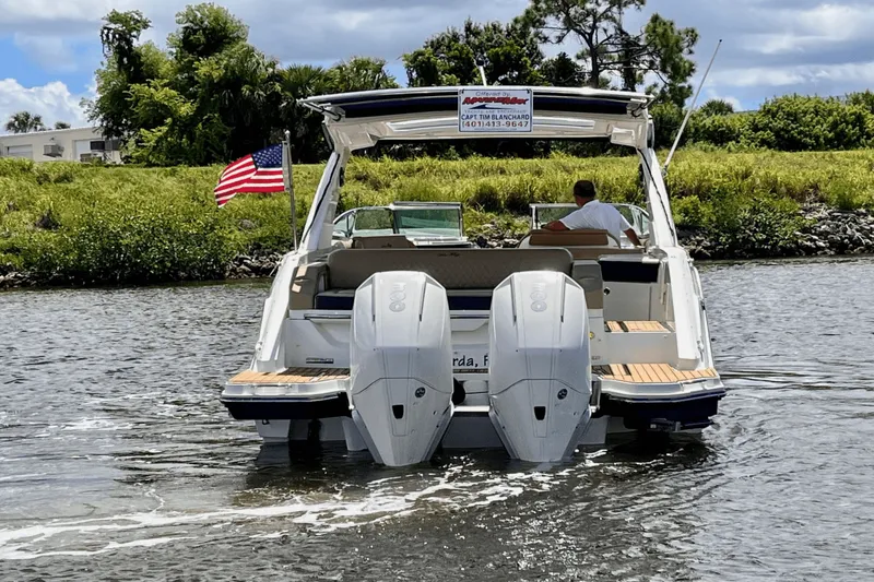 Slide: The Image of Sea Ray 310 SLX OB 2019 - 11