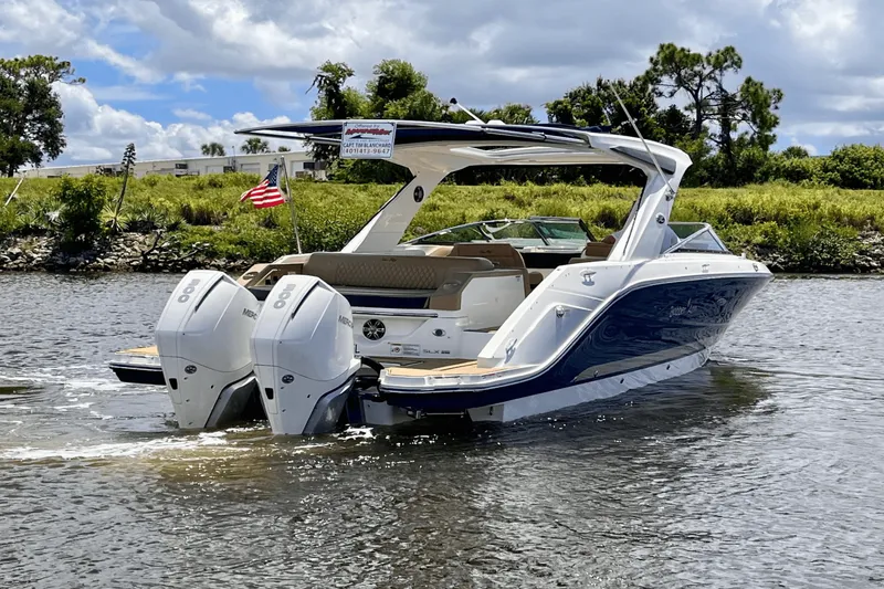 Slide: The Image of Sea Ray 310 SLX OB 2019 - 12