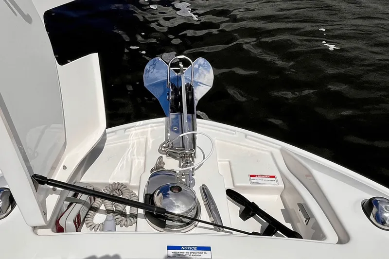 Slide: The Image of Sea Ray 310 SLX OB 2019 - 24