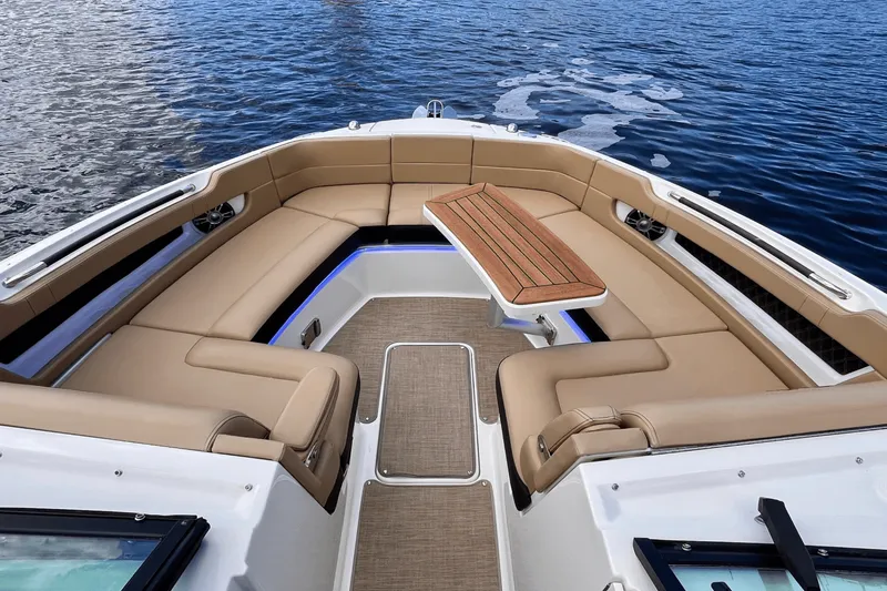 Slide: The Image of Sea Ray 310 SLX OB 2019 - 25