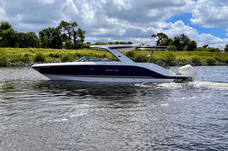 Slide: The Image of Sea Ray 310 SLX OB 2019 - 3