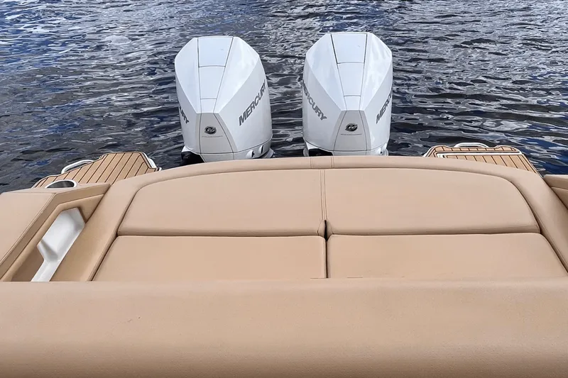 Slide: The Image of Sea Ray 310 SLX OB 2019 - 31