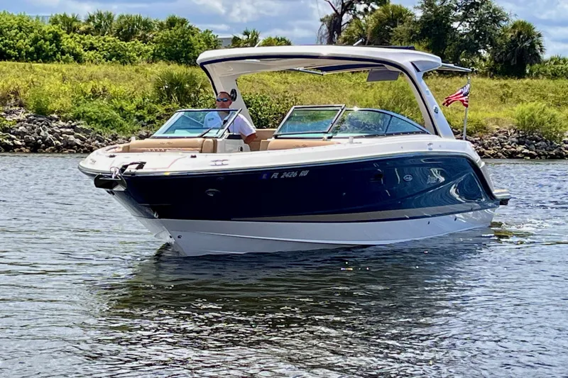 Slide: The Image of Sea Ray 310 SLX OB 2019 - 5