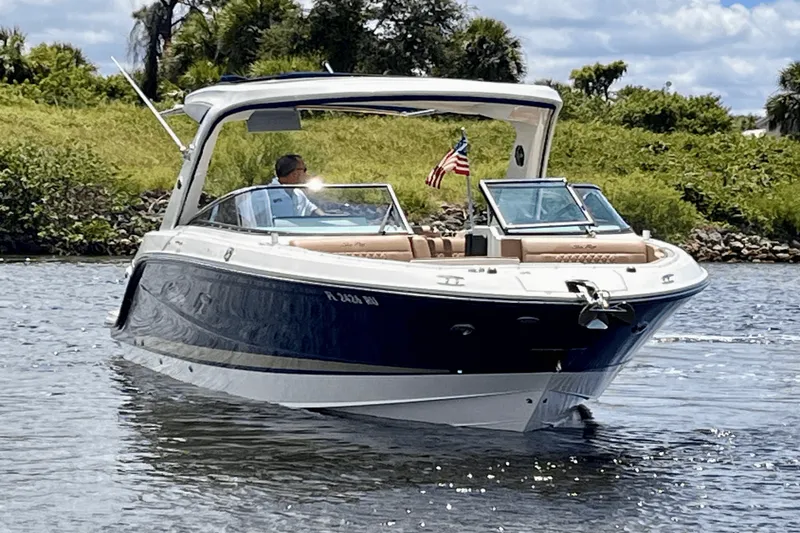 Slide: The Image of Sea Ray 310 SLX OB 2019 - 7