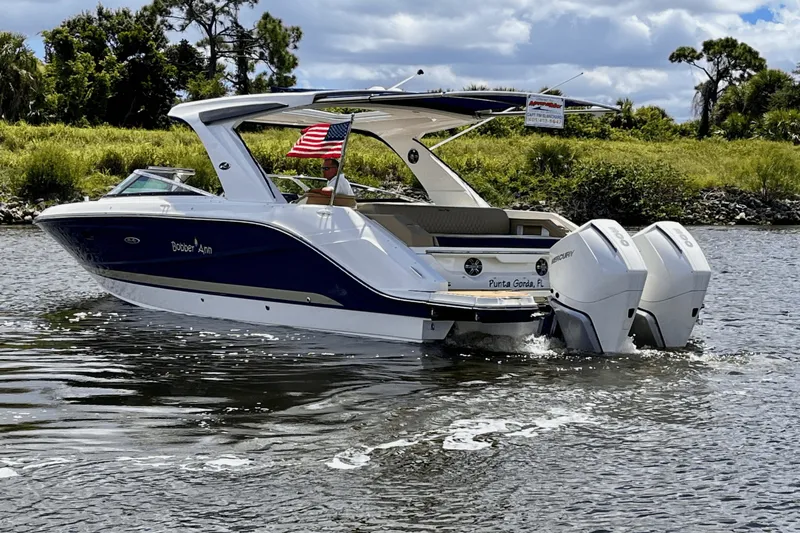 Slide: The Image of Sea Ray 310 SLX OB 2019 - 9