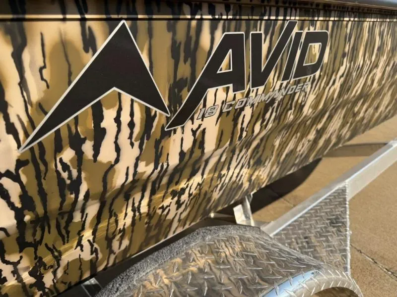 Slide: The Image of Avid 18 COMMANDER 2027 - 18