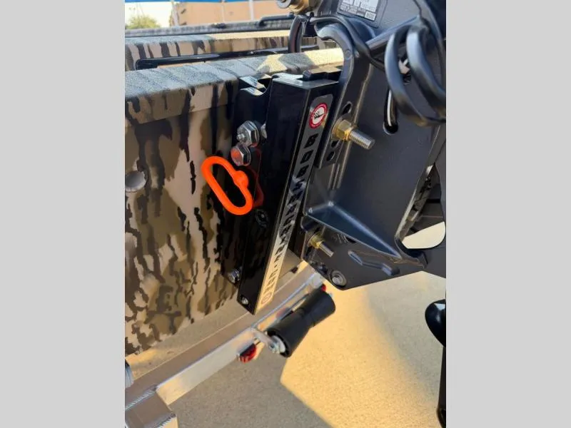Slide: The Image of Avid 18 COMMANDER 2027 - 15