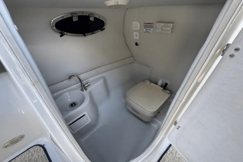 Slide: The Image of Crownline Boats 270 2005 - 13