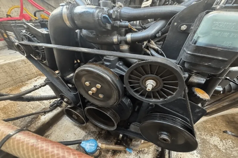 Slide: The Image of Crownline Boats 270 2005 - 15