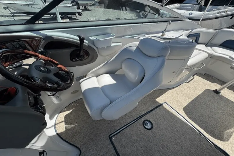 Slide: The Image of Crownline Boats 270 2005 - 8