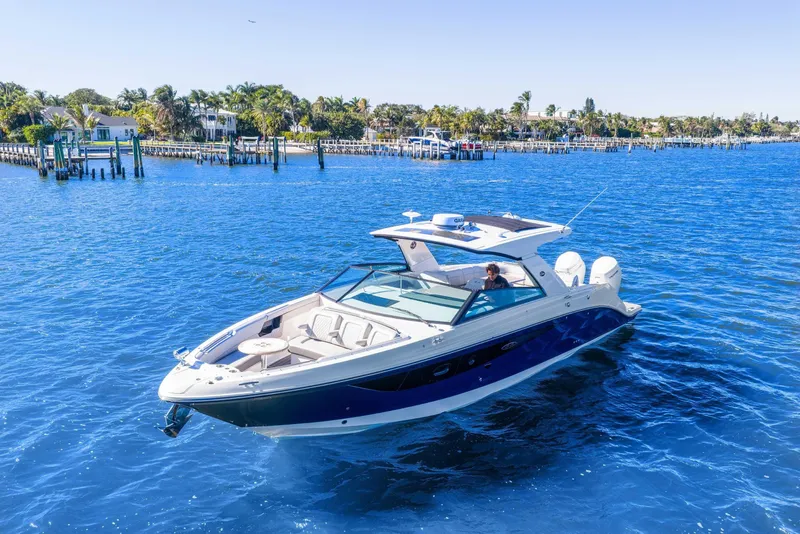 The Image of Sea Ray SLX 400 Outboard 2023 - 0