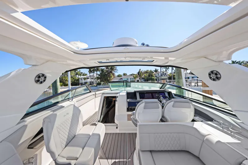 Slide: The Image of Sea Ray SLX 400 Outboard 2023 - 23