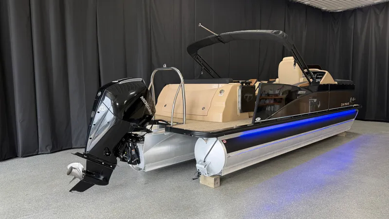 Slide: The Image of Tahoe 2585RJ 2021 - 2