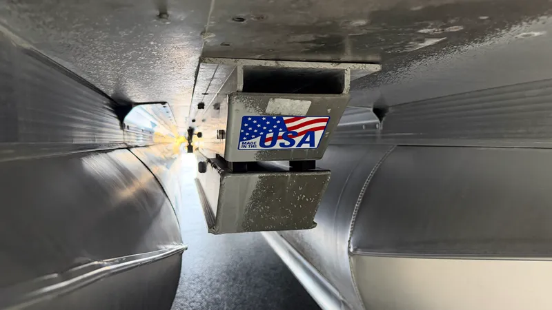 Slide: The Image of Tahoe 2585RJ 2021 - 9