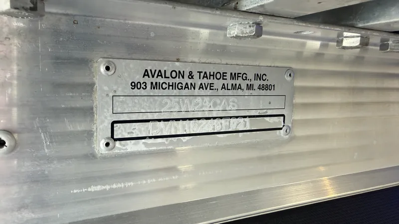Slide: The Image of Tahoe 2585RJ 2021 - 83