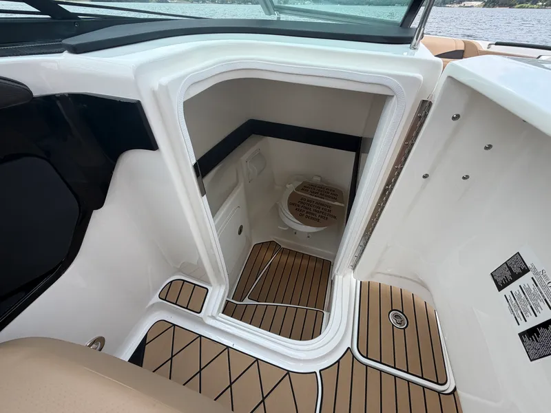 Slide: The Image of Sea Ray SLX 260 Surf 2026 - 28