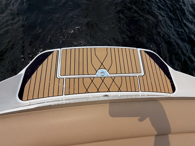 Slide: The Image of Sea Ray SLX 260 Surf 2026 - 34