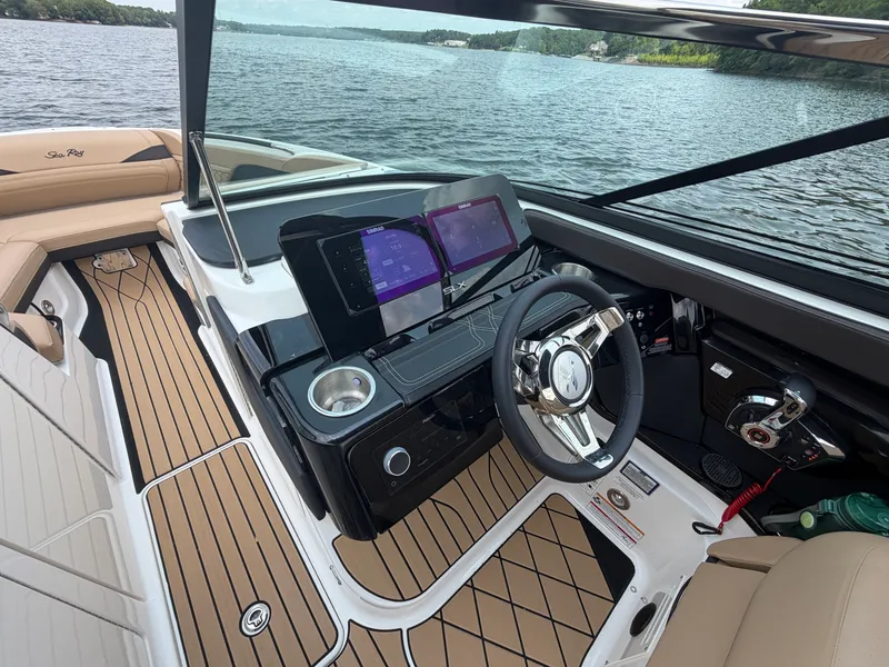 Slide: The Image of Sea Ray SLX 260 Surf 2026 - 23