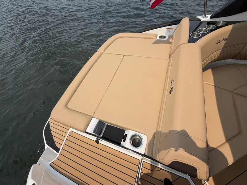 Slide: The Image of Sea Ray SLX 260 Surf 2026 - 33