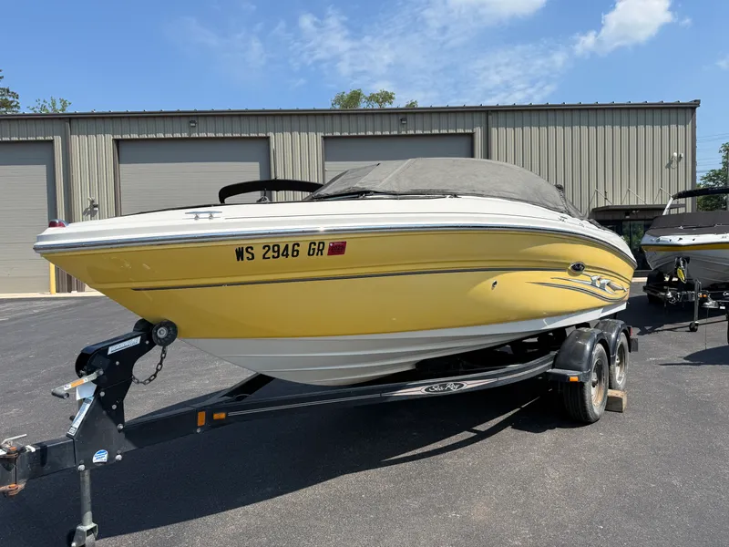 The Image of Sea Ray 200 SL WT 2004 - 0