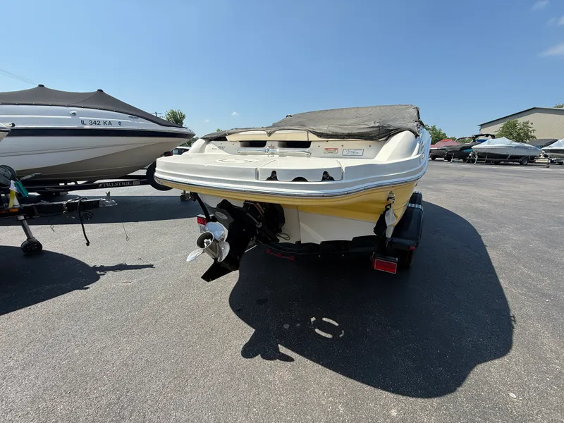 Slide: The Image of Sea Ray 200 SL WT 2004 - 3