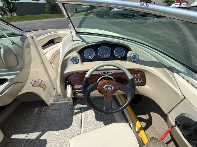 Slide: The Image of Sea Ray 200 SL WT 2004 - 13