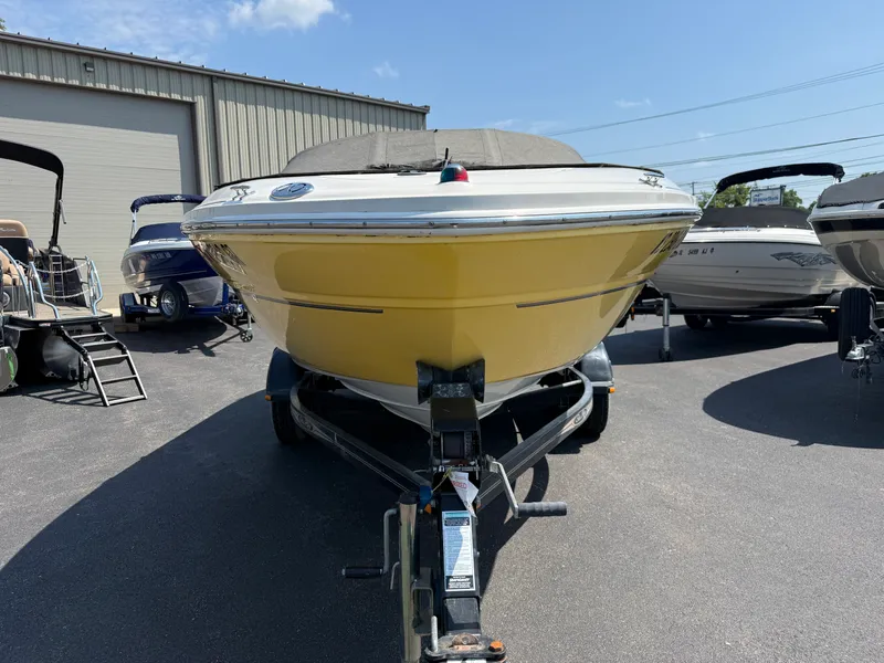 Slide: The Image of Sea Ray 200 SL WT 2004 - 1
