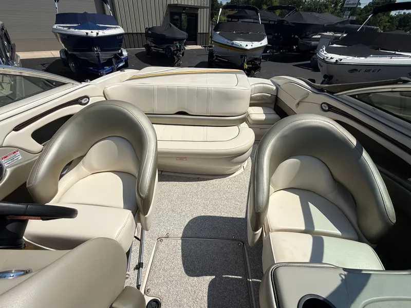 Slide: The Image of Sea Ray 200 SL WT 2004 - 6