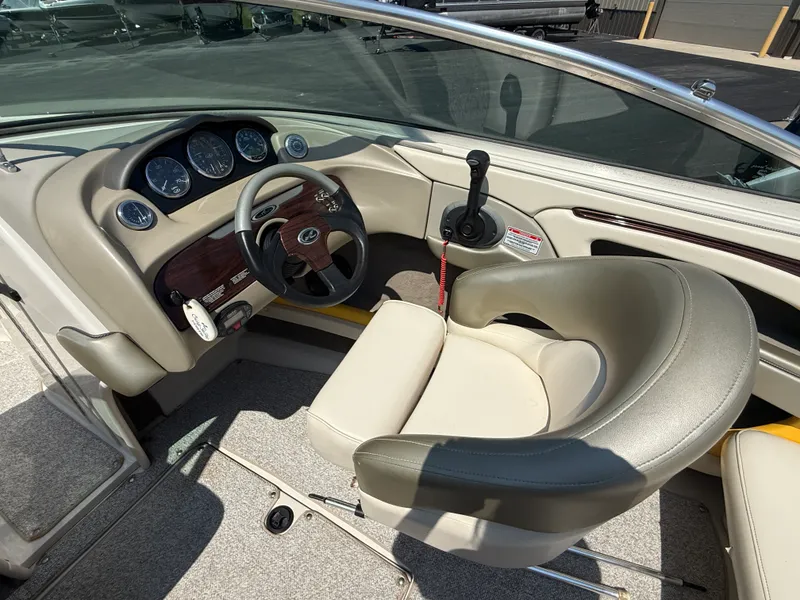 Slide: The Image of Sea Ray 200 SL WT 2004 - 14