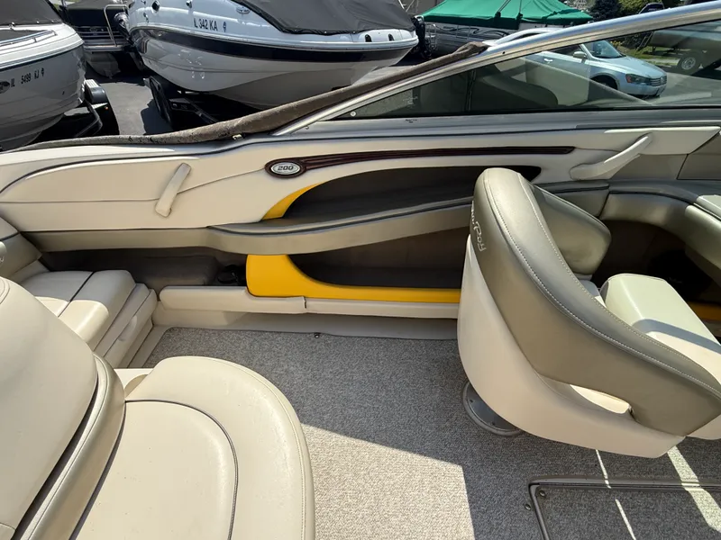 Slide: The Image of Sea Ray 200 SL WT 2004 - 11