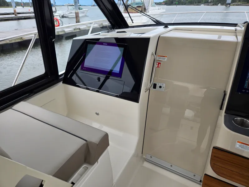 Slide: The Image of Boston Whaler 365 Conquest 2026 - 26