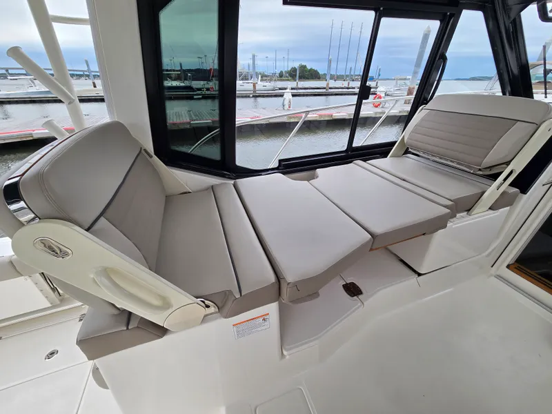 Slide: The Image of Boston Whaler 365 Conquest 2026 - 24