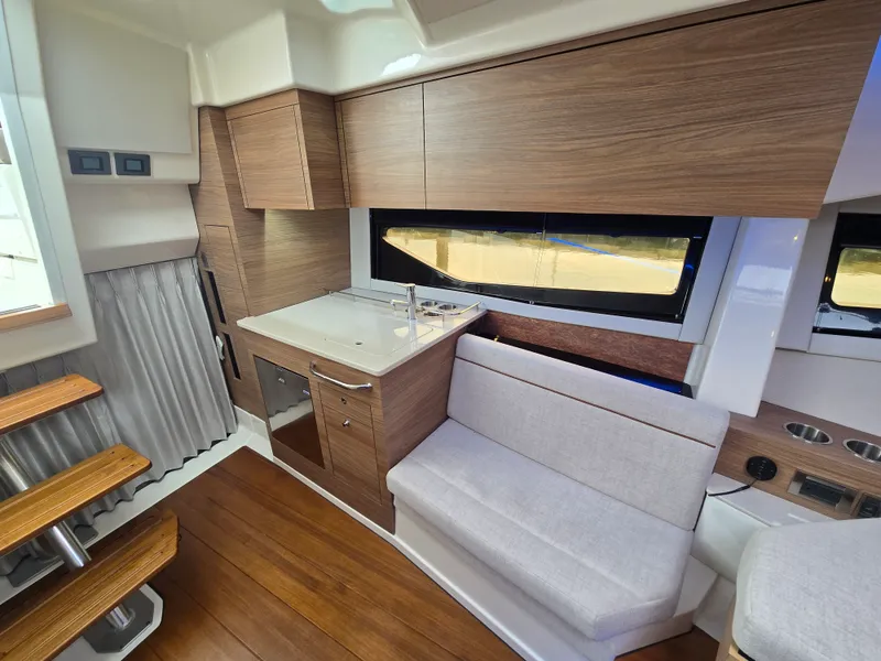 Slide: The Image of Boston Whaler 365 Conquest 2026 - 36